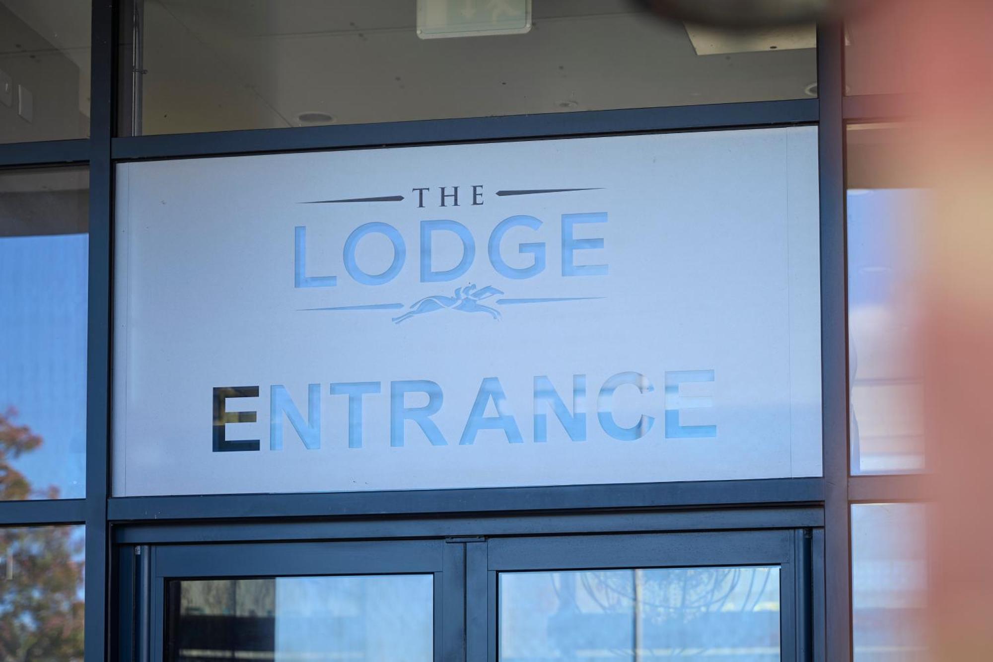 The Lodge Hotel Newbury  Exterior photo