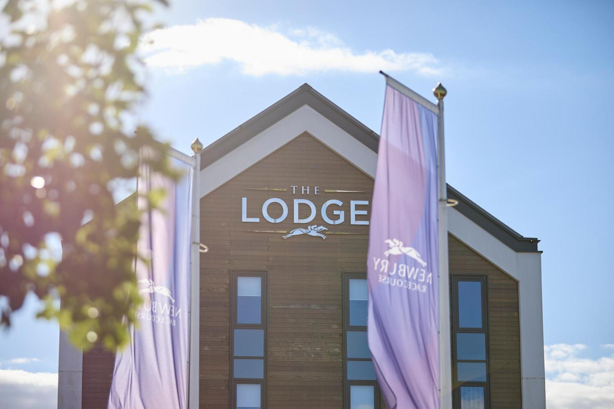 The Lodge Hotel Newbury  Exterior photo