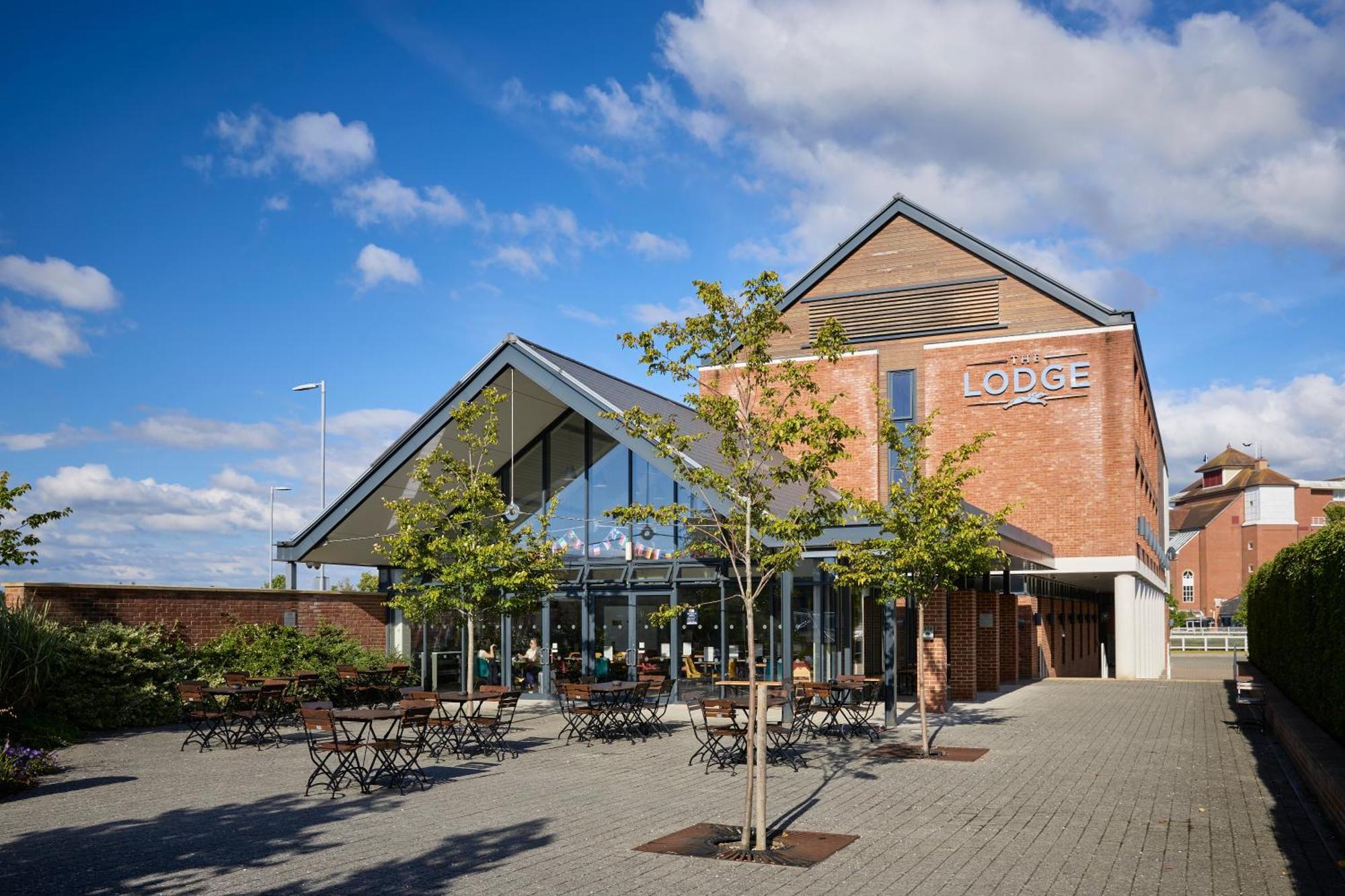 The Lodge Hotel Newbury  Exterior photo