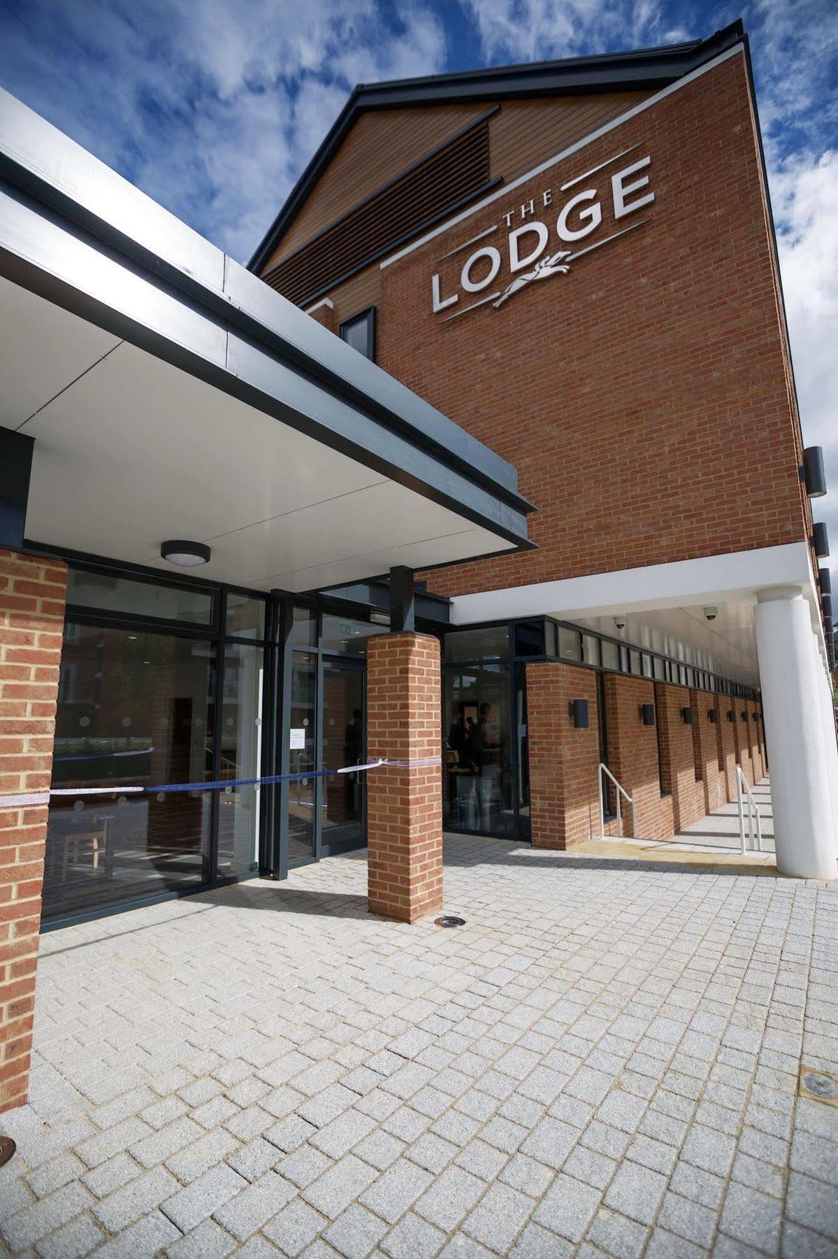 The Lodge Hotel Newbury  Exterior photo