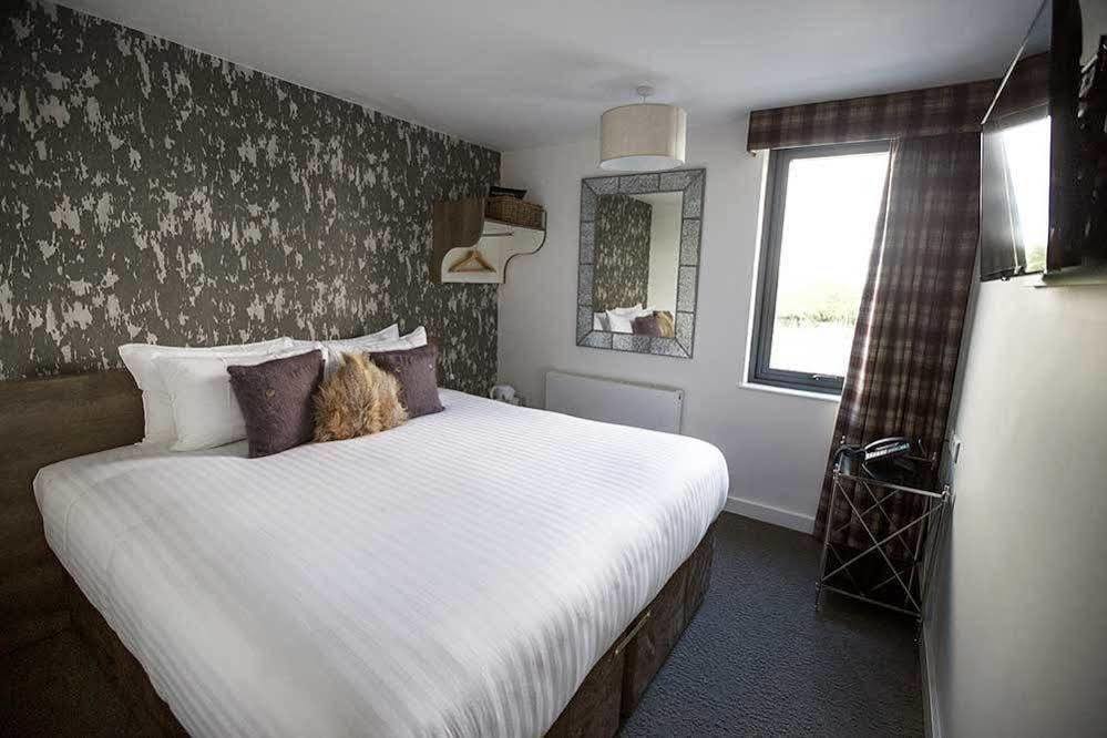 The Lodge Hotel Newbury  Exterior photo