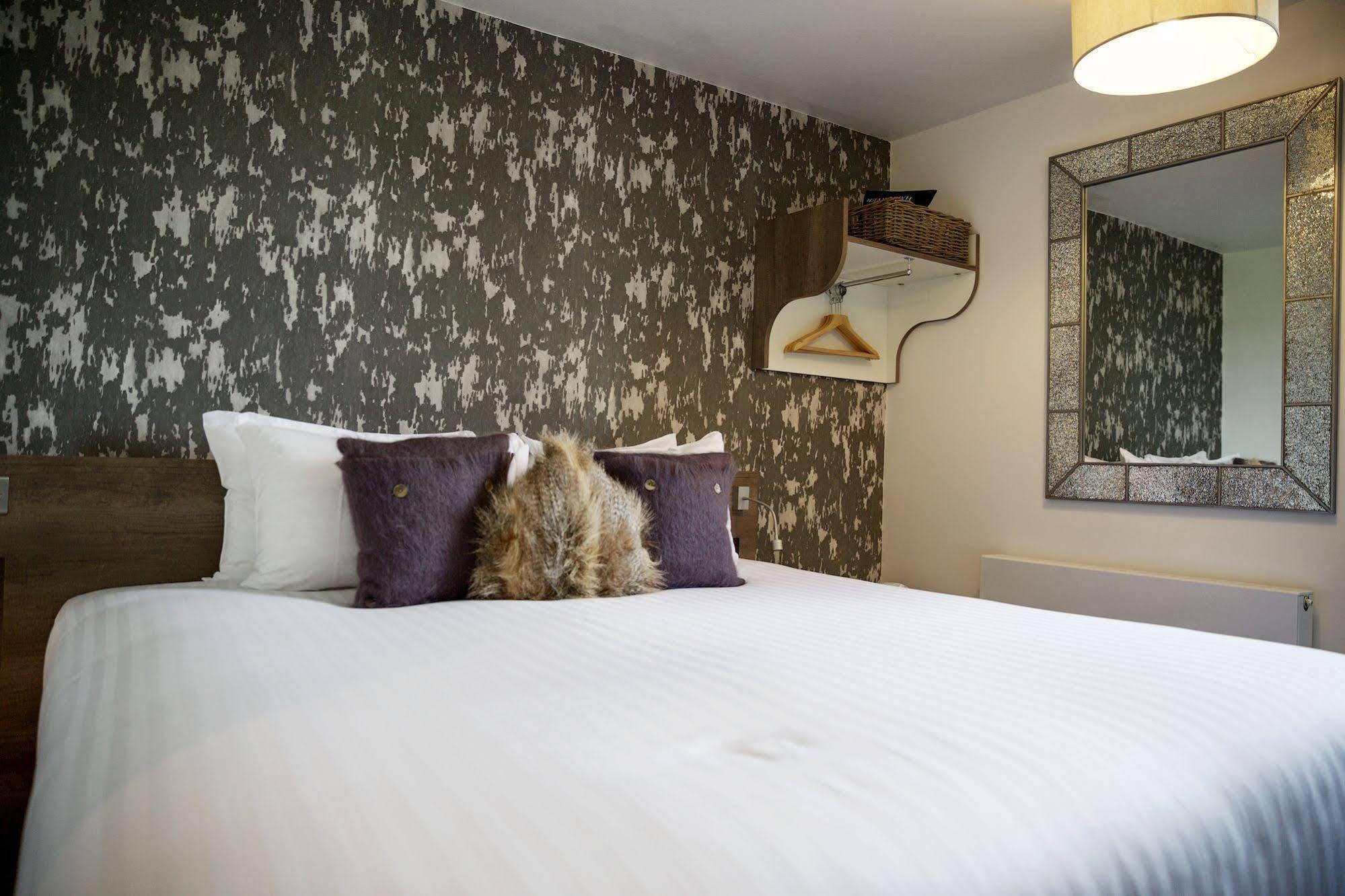 The Lodge Hotel Newbury  Exterior photo