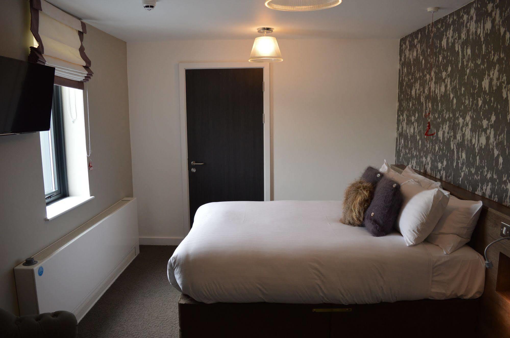 The Lodge Hotel Newbury  Exterior photo