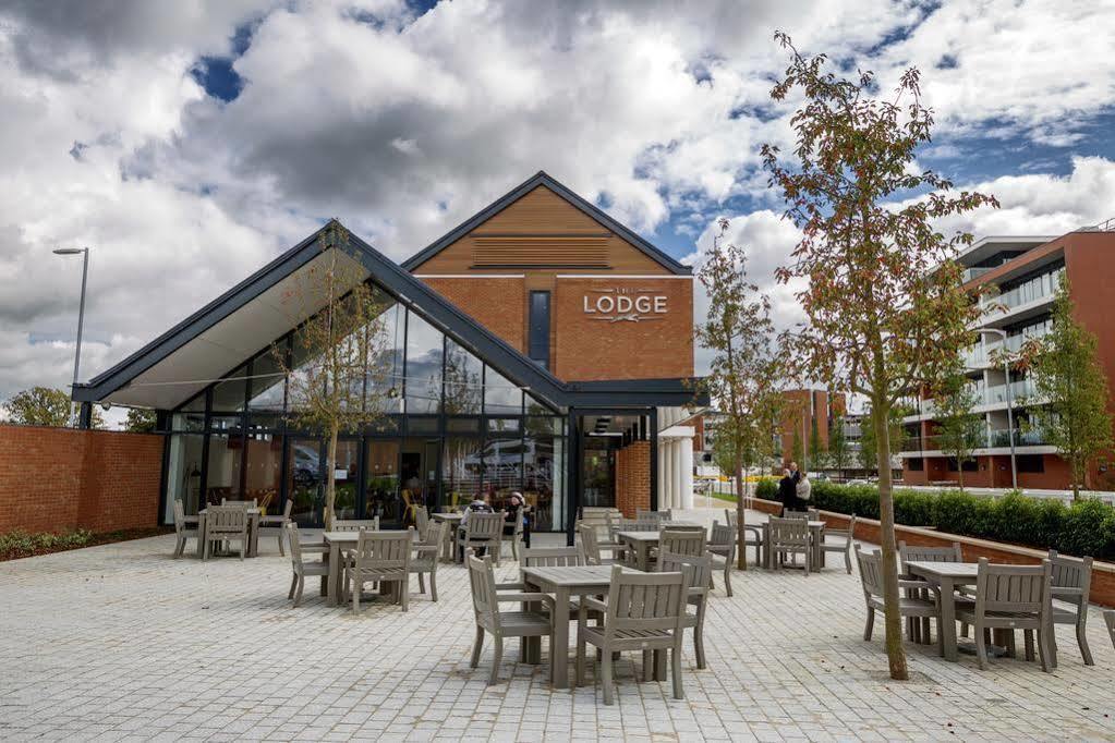 The Lodge Hotel Newbury  Exterior photo