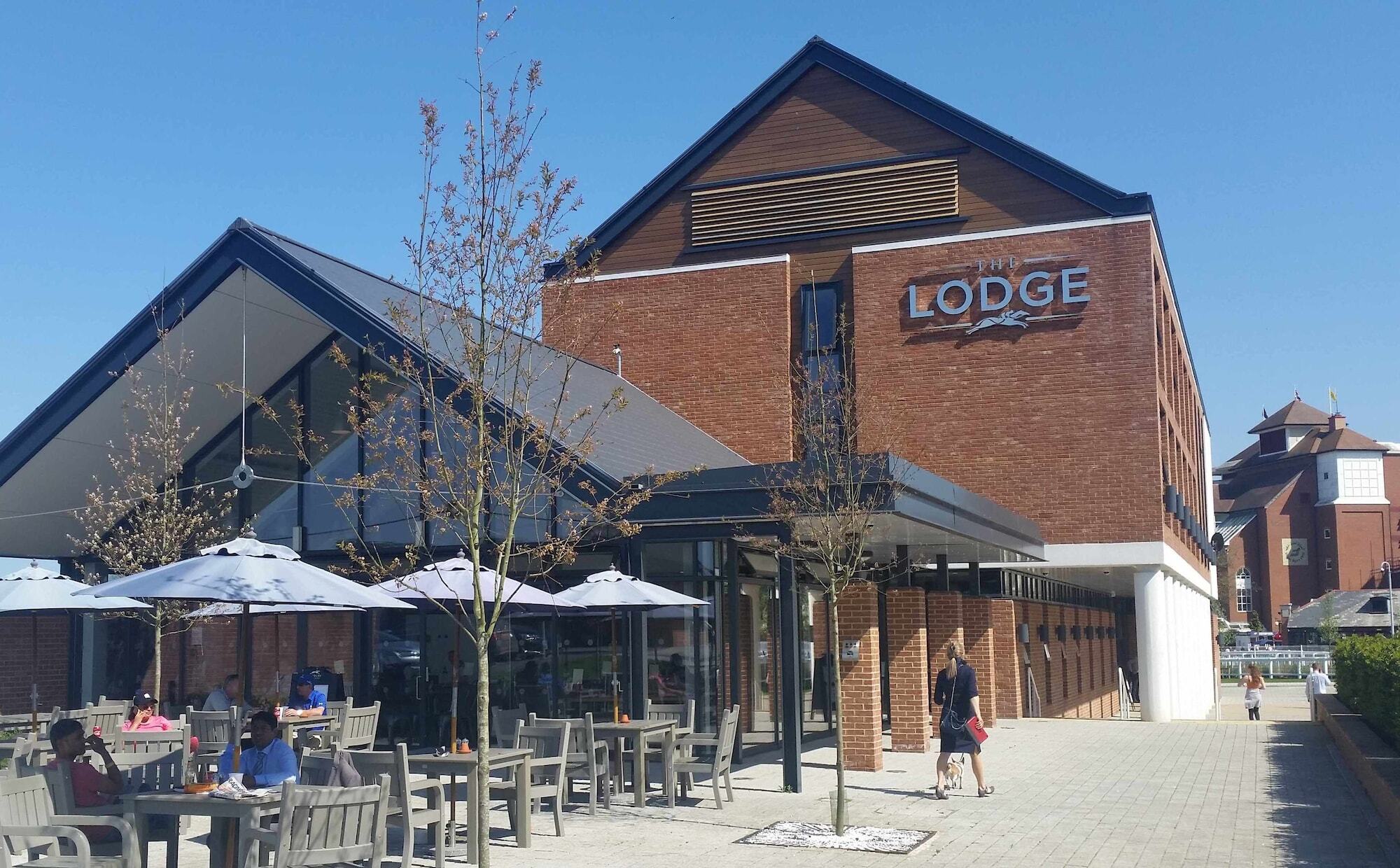The Lodge Hotel Newbury  Exterior photo